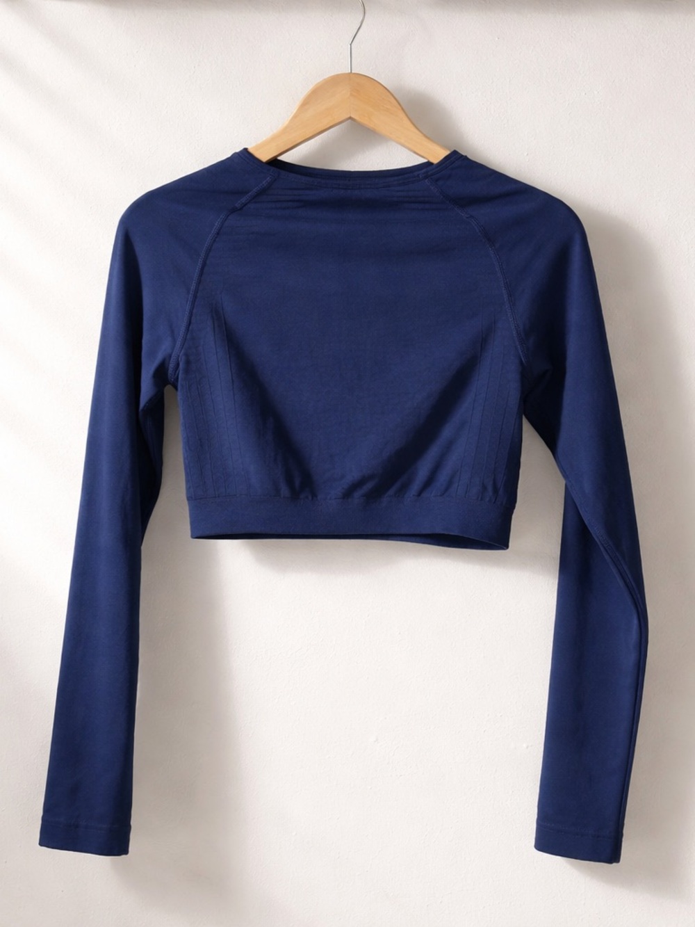 Alphalete Navy Long-Sleeve Cropped Crew Top - Picture 3 of 7